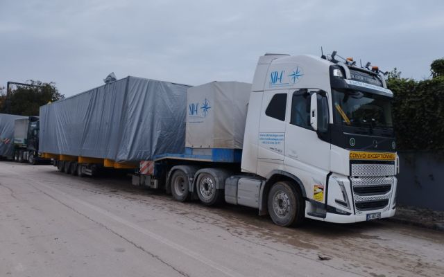 Transport von Stahlrahmen