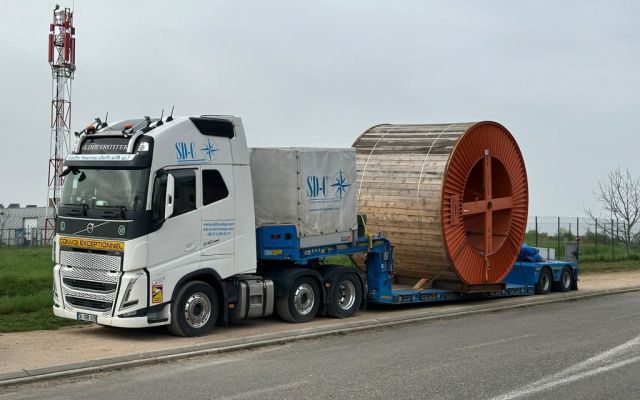 Wooden Cable Pulley Transport